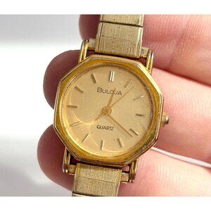 Bulova Stretch Octagonal Gold T Bezel Ladies Vintage Wristwatch - 22mm - WORKS!